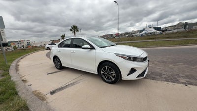 2024 Kia USADOS FORTE 2.0L LX MT SD