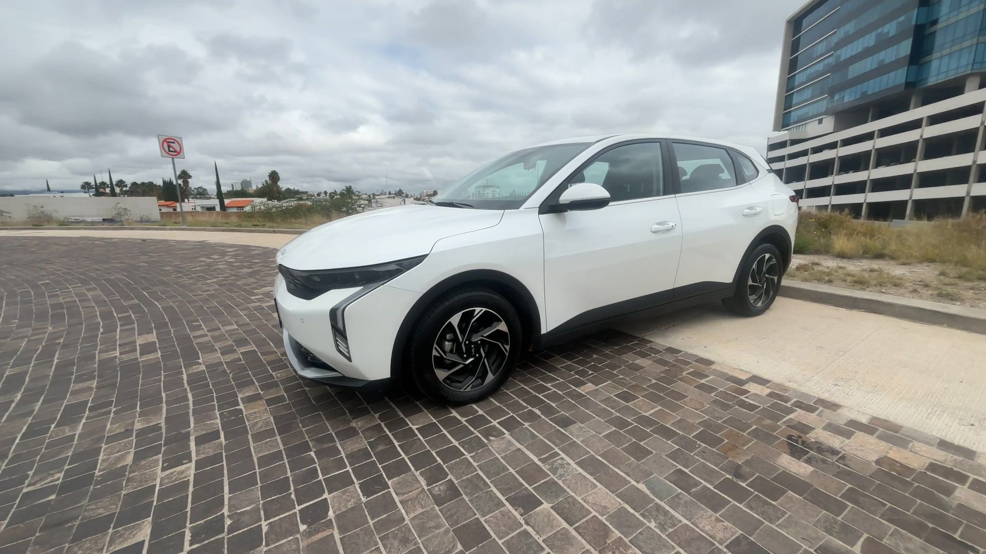 2025 Kia USADOS K3 1.6L EX PACK AT HB