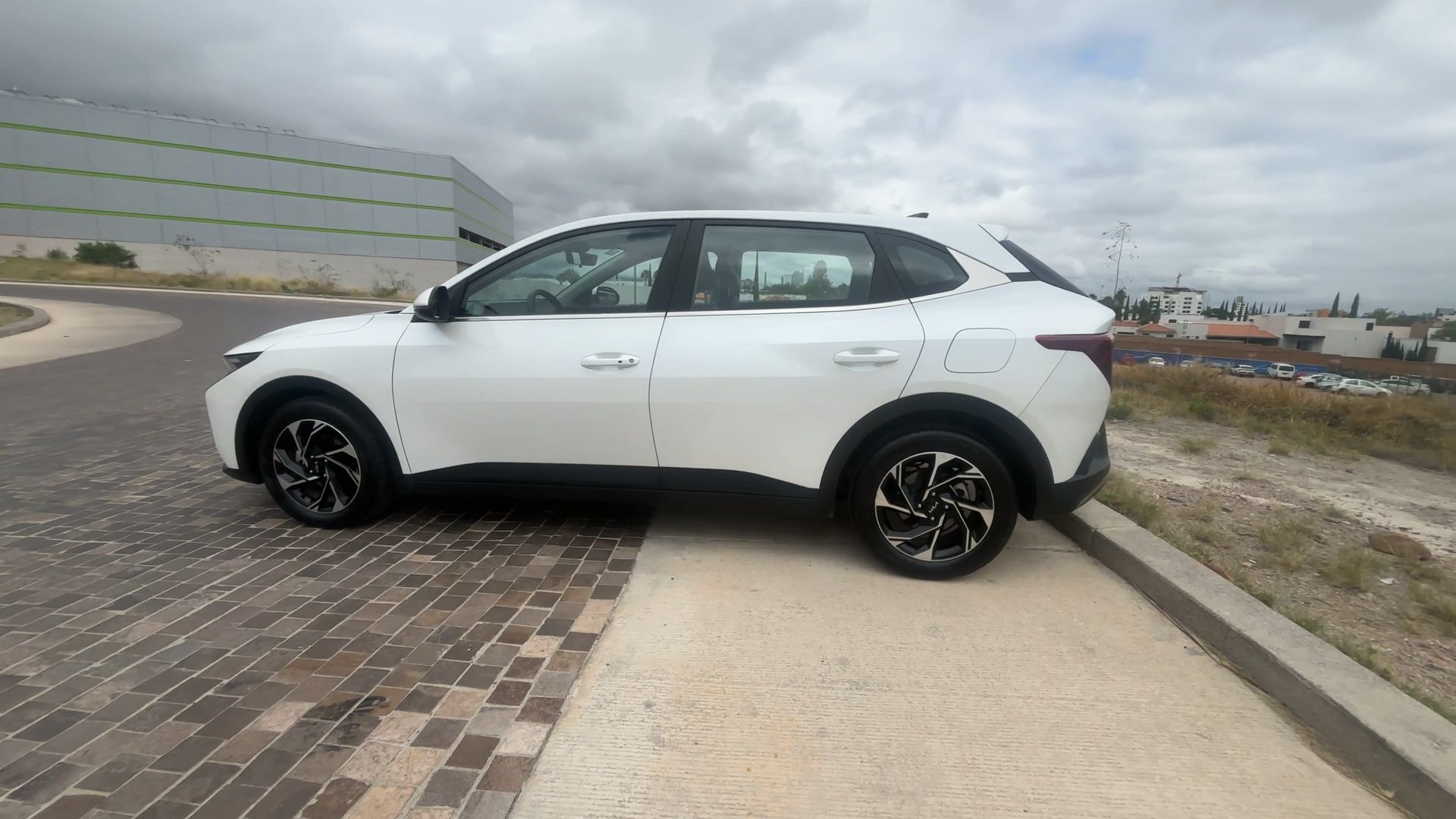 2025 Kia USADOS K3 1.6L EX PACK AT HB