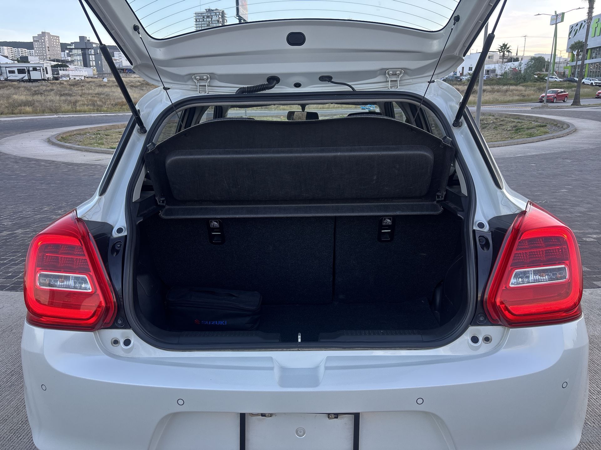 2023 SUZUKI USADOS SWIFT 1.2L GLX CVT